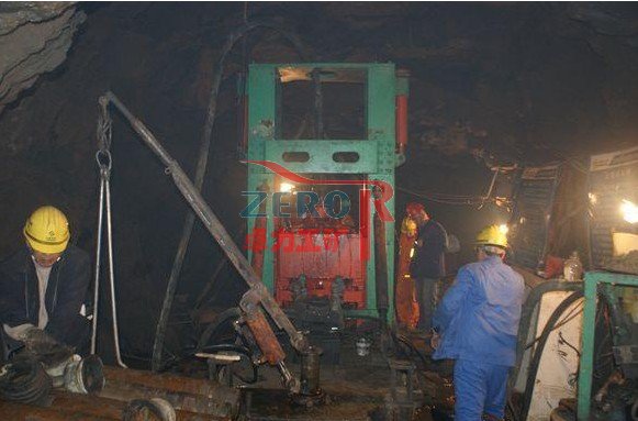 通風(fēng)孔反井鉆機施工